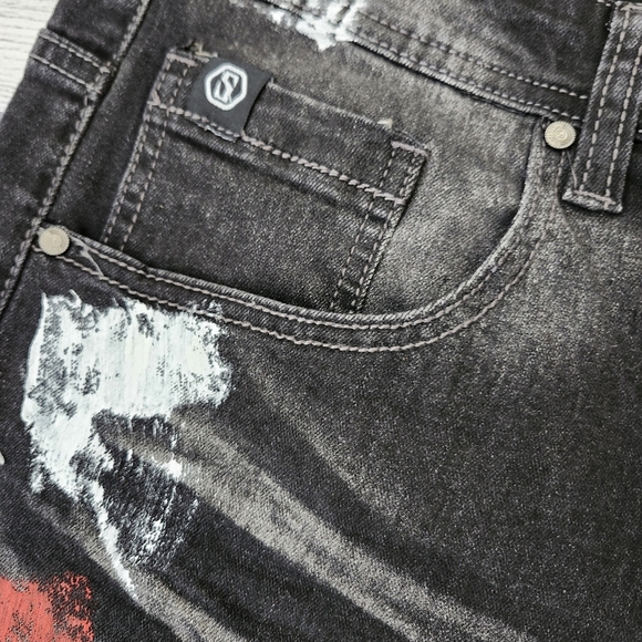 Black and Red Splatter Paint Distressed Men's Biker Shorts (Size 40 & 42) - Picture 6 of 15